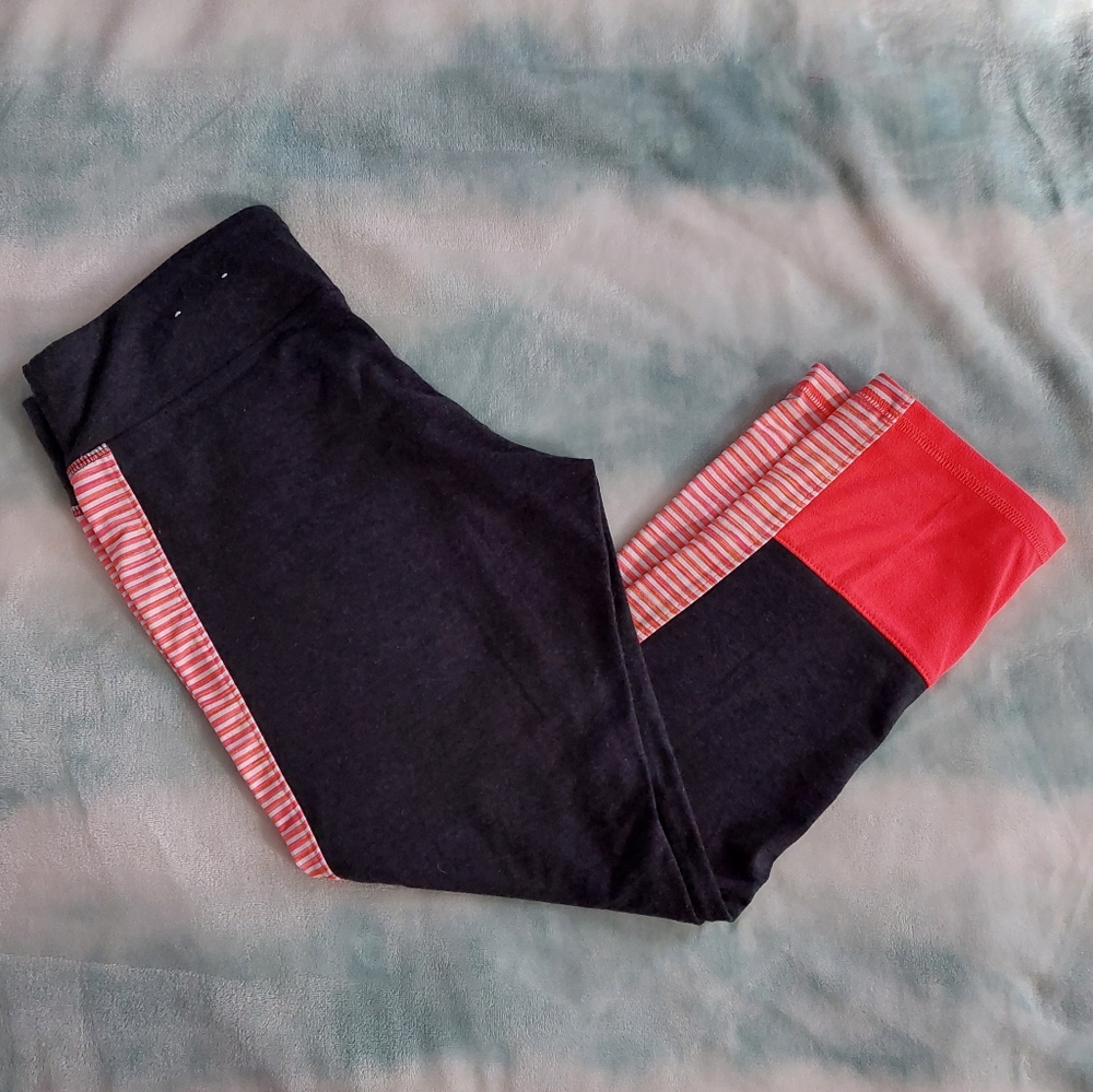 Capri  So.. Yoga Pants Size Med